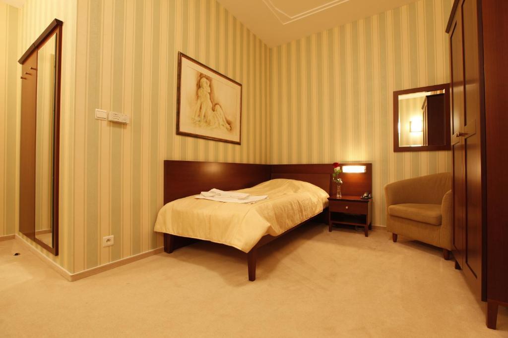 Hotel Sandor Pavillon Piest'any Rum bild