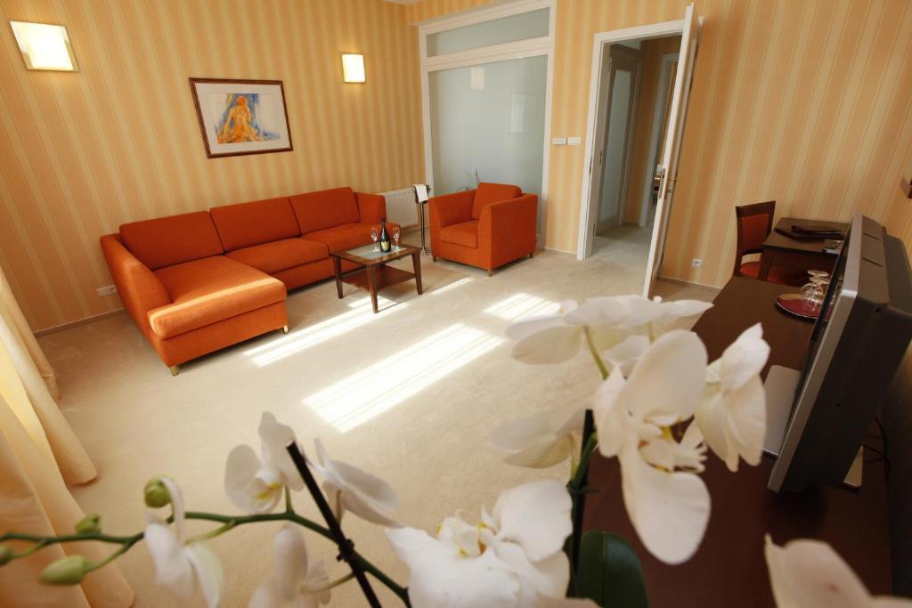 Hotel Sandor Pavillon Piest'any Rum bild